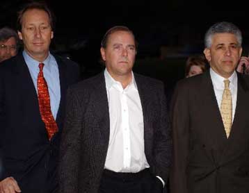 Παραδόθηκε στην αμερικανική Δικαιοσύνη ο πρώην επικεφαλής της Enron