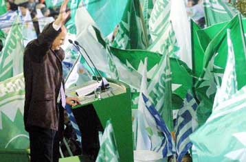 Με «βέλη» κατά του Κ.Καραμανλή η ομιλία του προέδρου του ΠΑΣΟΚ στη Μυτιλήνη