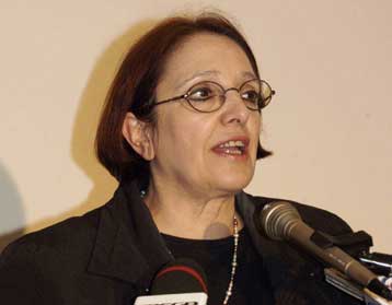 Ρήγμα στο δικομματισμό, με ενίσχυση του ΚΚΕ, ζητά η Αλέκα Παπαρήγα