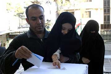 Νίκη των σκληροπυρηνικών δείχνουν τα πρώτα αποτελέσματα στο Ιράν