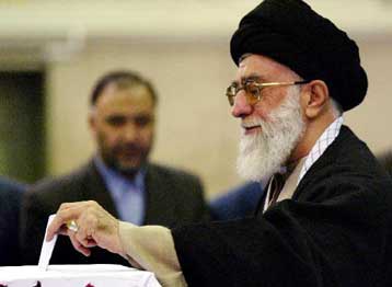 Με αίμα βάφτηκε η «ελεύθερη και δίκαιη» κατά τον Χαμενεΐ εκλογική αναμέτρηση στο Ιράν