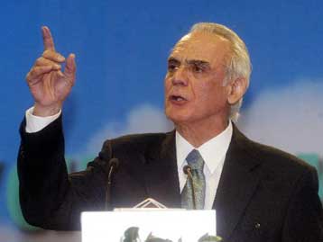 Στηρίζω τις προωθούμενες αλλαγές στο ΠΑΣΟΚ, δηλώνει ο Ακης Τσοχατζόπουλος