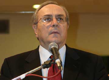 Βολές Κωνσταντόπουλου κατά Παπανδρέου για αποκλεισμό της Αριστεράς από το ντιμπέιτ