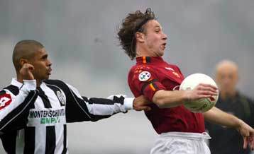 «Εξάσφαιρη» Ρόμα, χατ-τρικ του Κασάνο-Δύσκολα η «Γιούβε» 1-0 την Μπολόνια