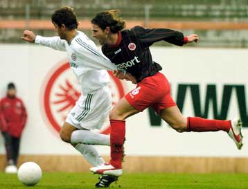 Ο Αμανατίδης έδωσε τη νίκη στην Φρανκφούρτη