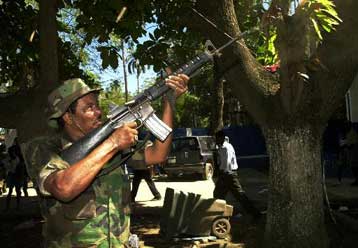 Η πρωτεύουσα της Αϊτής «οχυρώνεται» εν όψει επέλασης των ανταρτών