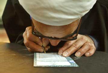 Πλήρη επικράτηση των συντηρητικών του Ιράν δείχνουν τα επίσημα αποτελέσματα