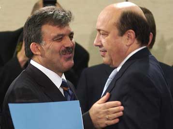 Τριήμερη επίσημη επίσκεψη στη Μόσχα πραγματοποιεί ο Αμπντουλάχ Γκιουλ