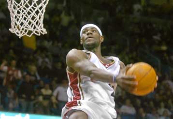 Γύρισαν διαφορά 25 πόντων και πήραν το παιχνίδι με τους Χόρνετς οι Καβαλίερς