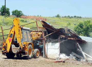 Μεγάλη επιχείρηση κατεδάφισης αυθαιρέτων στο Δήμο Ηρακλείου
