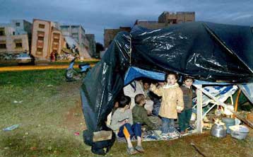Στους 564 ο αριθμός των νεκρών από τα 6,5 Ρίχτερ στο Μαρόκο – Συνεχείς μετασεισμοί