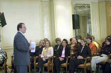 Δέσμευση Καραμανλή για ίδρυση ανεξάρτητης αρχής για την εφαρμογή της ισότητας