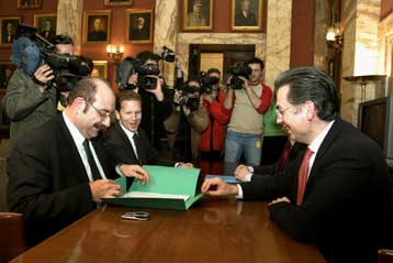 Ακυρώθηκε το ντιμπέιτ της Πέμπτης – Νέες συνεννοήσεις για συζήτηση όλων των αρχηγών