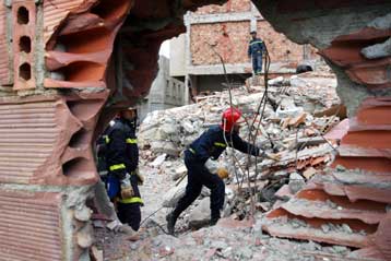 Για έλλειψη κρατικής βοήθειας καταγγέλλουν την κυβέρνησή τους οι Μαροκινοί