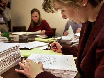 Δυσλειτουργίες εντοπίζει το ΙΟΒΕ στην αγορά ιδιωτικής ασφάλισης στην Ελλάδα