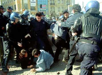 Συνεχίζονται τα βασανιστήρια στην Τουρκία, καταγγέλλει η Ένωση Ανθρωπίνων Δικαιωμάτων