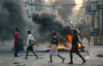 Κάλεσμα των ΗΠΑ στον Αριστίντ να εξετάσει την εθελούσια αποχώρησή του από την εξουσία