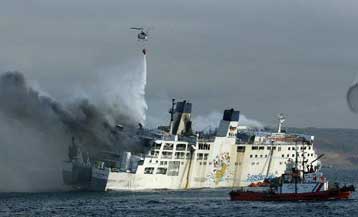 Ναυτική τραγωδία με δύο νεκρούς και δεκάδες αγνοούμενους στη θάλασσα των Φιλιππίνων