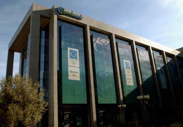 Σε θεσμικούς επενδυτές μεταβιβάστηκε το 9% της Cosmote από την Telenor