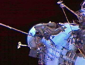 Επεισοδιακός ο διαστημικός περίπατος του πληρώματος του ISS