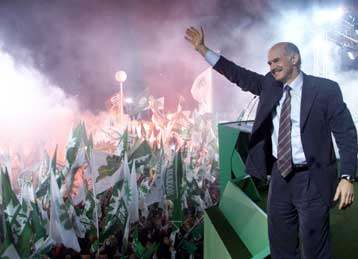 Το δίλημμα πρόοδος ή οπισθοδρόμηση έθεσε από την Πάτρα ο Γιώργος Παπανδρέου