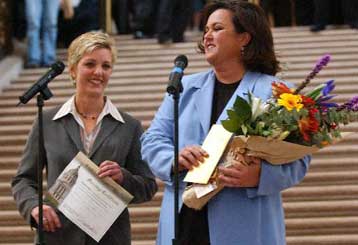 «Ναι» από το Ανώτατο Δικαστήριο της Καλιφόρνια στους γάμους ομοφυλοφίλων