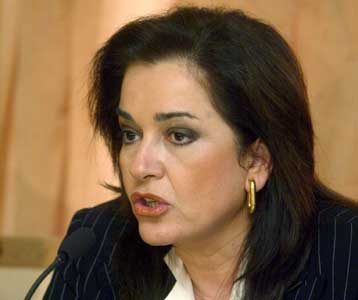 «Δεν διακρίνω ηγετικά χαρακτηριστικά στον Γ.Παπανδρέου» λέει η Ντόρα Μπακογιάννη