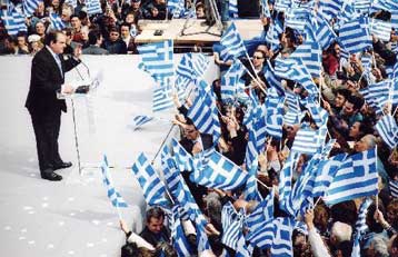 Για προσπάθεια καλλιέργειας κλίματος πόλωσης κατηγόρησε το ΠΑΣΟΚ ο Κ.Καραμανλής