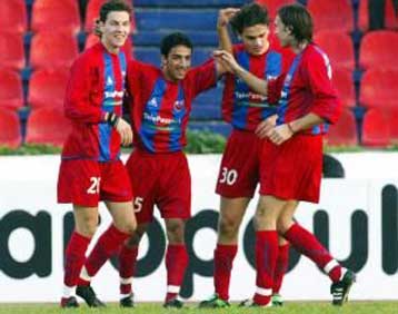 Με Αμπονσά στην εκπνοή, η ΑΕΚ 1-0 τον Αρη-Ο Πανιώνιος 3-0 τον Ηρακλή