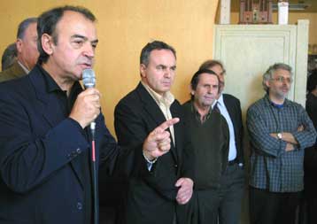 Επίσκεψη στα Ανω Λιόσια και συνομιλία με τους νέους για τον πρόεδρο του ΔΗΚΚΙ