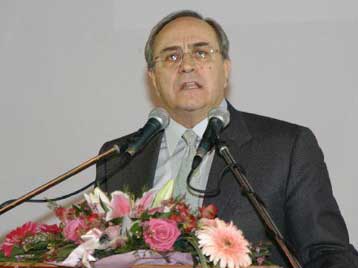 Δεν υπάρχει πεδίο συνάντησης με τις πολιτικές του ΠΑΣΟΚ, τόνισε ο Ν.Κωνσταντόπουλος