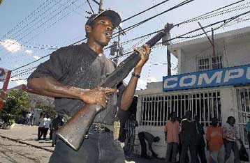 Ειρηνευτική δύναμη μεταβαίνει στην Αϊτή της μετά Αριστίντ εποχής