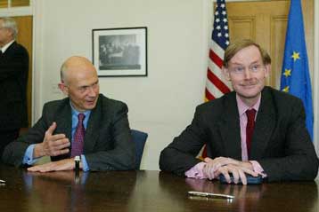 Εμπορικές κυρώσεις κατά αμερικανικών προϊόντων επιβάλλει η Ευρωπαϊκή Ένωση