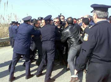 «Υποκρισία στην κορύφωσή της» η εξαγγελία του Γ.Παπανδρέου για το ΕΚΑΣ κατά το ΚΚΕ