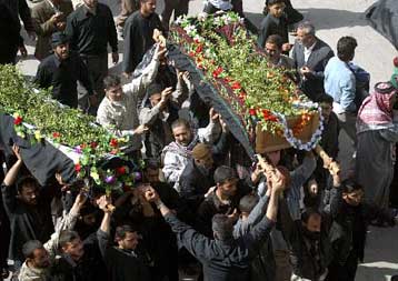 Αναβολή της υπογραφής του Συντάγματος και συλλήψεις μετά τις επιθέσεις στο Ιράκ