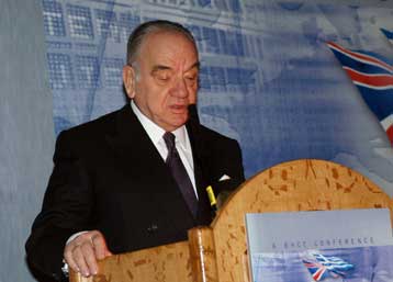 Έχασε τη μάχη για τη ζωή ο διοικητής της Εθνικής Τράπεζας Θεόδωρος Καρατζάς