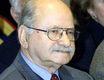 Την υποστήριξή του στο Συνασπισμό της Ριζοσπαστικής Αριστεράς εκφράζει ο Λ.Κύρκος