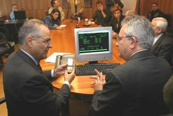 Έτοιμοι στο ΥΠΕΣ και τη Δέλτα Singular για τη μετάδοση των αποτελεσμάτων