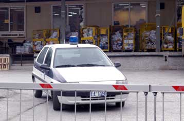 Τουλάχιστον 1.200 εκ των επίμαχων φακέλων παραμένουν στα ΕΛΤΑ της Λένορμαν