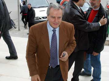 Με μήνυση για συκοφαντική δυσφήμιση απαντά ο Σωτήρης Κούβελας στη ΝΕ ΠΑΣΟΚ