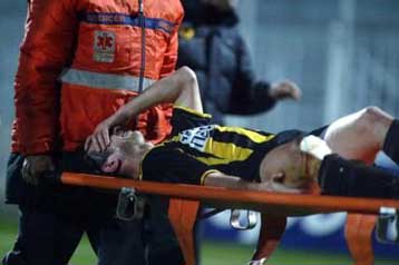 Γλίτωσε τα χειρότερα ο Μπορμπόκης, θλαστικό τραύμα η διάγνωση