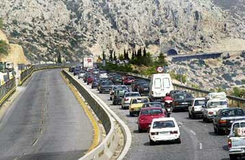 Αρχισε η επιστροφή των ετεροδημοτών στην Αθήνα