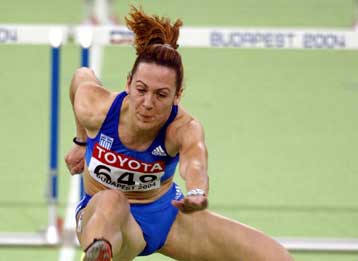 Στον τελικό των 60 μέτρων με εμπόδια η Ρεντούμη με νέο πανελλήνιο ρεκόρ