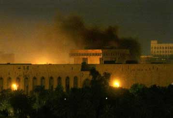 Σειρά εκρήξεων στη Βαγδάτη μία ημέρα προ της υπογραφής του μεταβατικού Συντάγματος