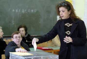 Πού κερδίζουν και πού χάνουν βουλευτικές έδρες τα κόμματα