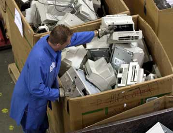 Ενεργοβόρος και ανοικονόμητη η παραγωγή υπολογιστών, δείχνει έρευνα του ΟΗΕ