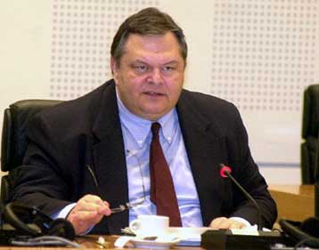 Ευθύνη όλων η ήττα του ΠΑΣΟΚ στις εκλογές, εκτιμά ο Ευάγγελος Βενιζέλος