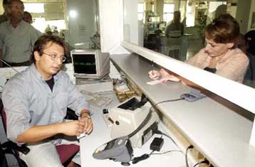 Μηνιαίο εισόδημα 576 ευρώ δήλωσε στην Εφορία το 2003 το 50% των φορολογούμενων