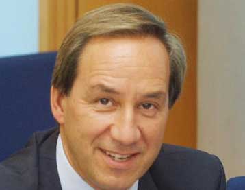 Ο Γιώργος Αλογοσκούφης αναλαμβάνει επικεφαλής του νέου οικονομικού επιτελείου