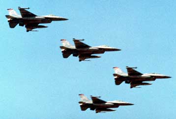 Μπαράζ παραβιάσεων του εθνικού εναέριου χώρου από τουρκικά μαχητικά